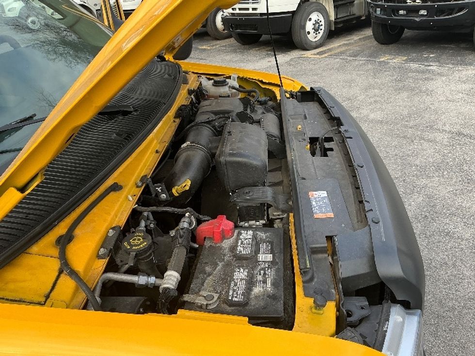 Light Duty Box Truck-Light and Medium Duty Trucks-Ford-2022-E350-Knoxville-TN-96,567\n\t\tmiles-$ 29,500 - Image 23