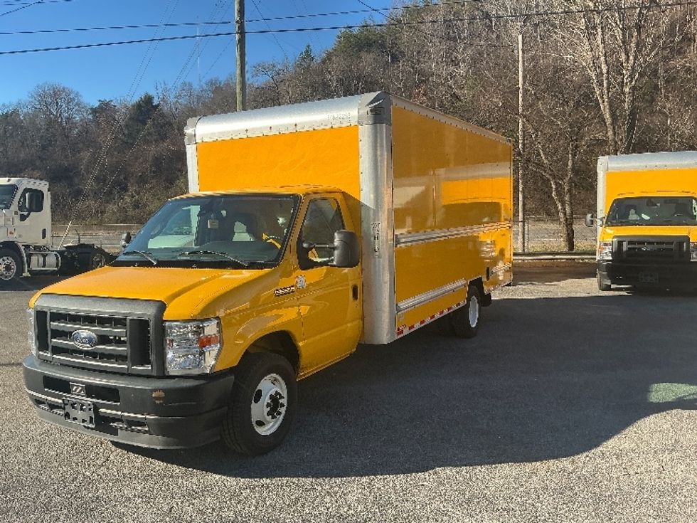 Light Duty Box Truck-Light and Medium Duty Trucks-Ford-2022-E350-Knoxville-TN-96,567\n\t\tmiles-$ 29,500 - Image 3