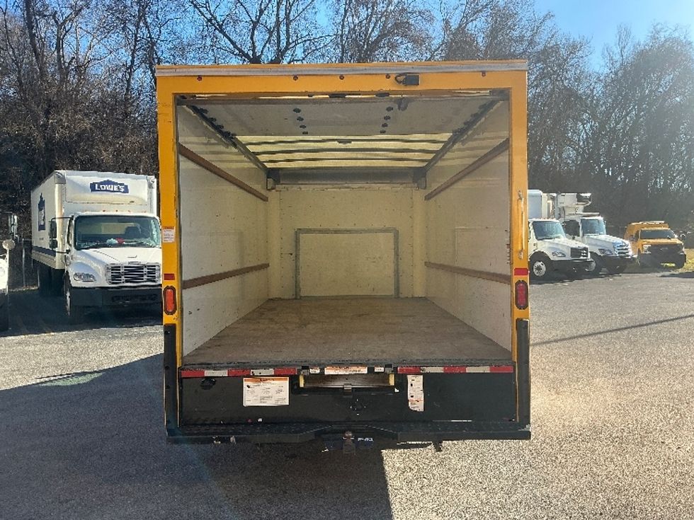 Light Duty Box Truck-Light and Medium Duty Trucks-Ford-2022-E350-Knoxville-TN-96,567\n\t\tmiles-$ 29,500 - Image 9