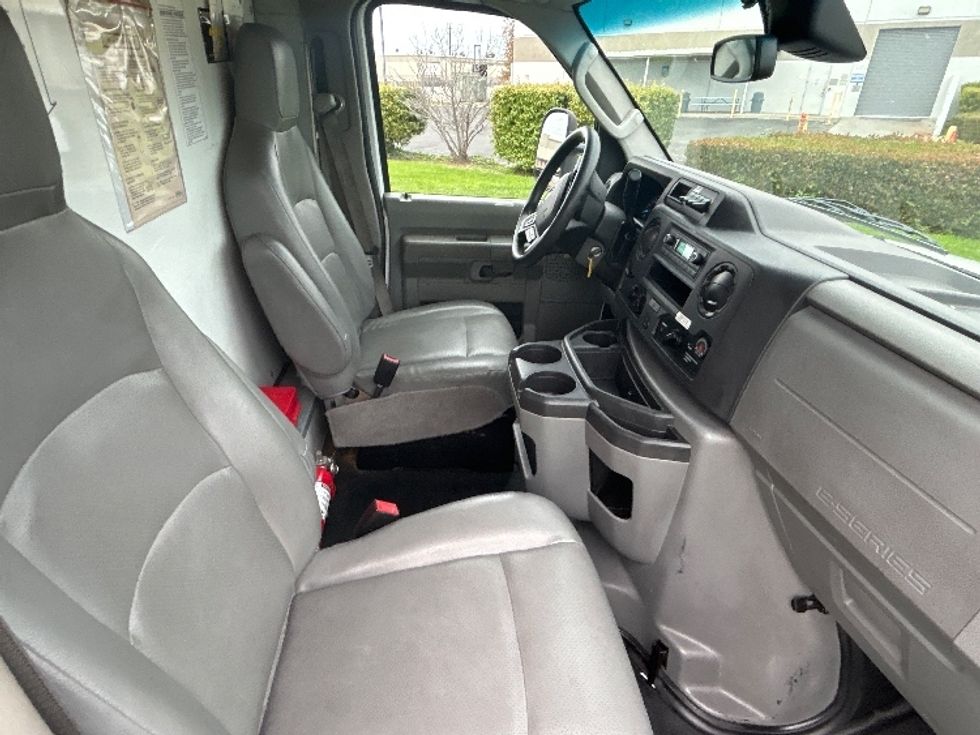 Light Duty Box Truck-Light and Medium Duty Trucks-Ford-2022-E350-La Mirada-CA-86,476\n\t\tmiles-$ 33,750 - Image 21