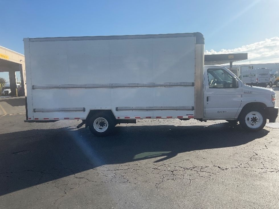Light Duty Box Truck-Light and Medium Duty Trucks-Ford-2022-E350-La Mirada-CA-89,666\n\t\tmiles-$ 33,500 - Image 15