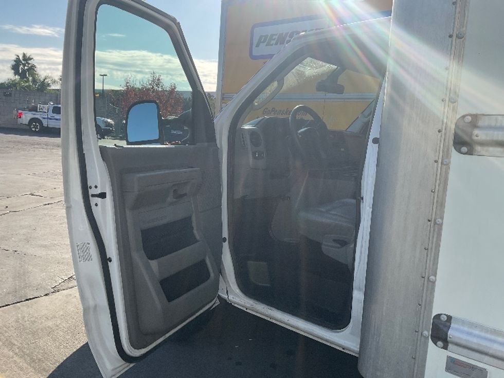 Light Duty Box Truck-Light and Medium Duty Trucks-Ford-2022-E350-La Mirada-CA-89,666\n\t\tmiles-$ 33,500 - Image 16