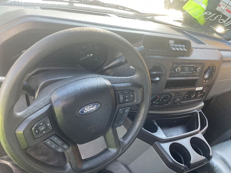 Light Duty Box Truck-Light and Medium Duty Trucks-Ford-2022-E350-La Mirada-CA-89,666\n\t\tmiles-$ 33,500 - Image 18