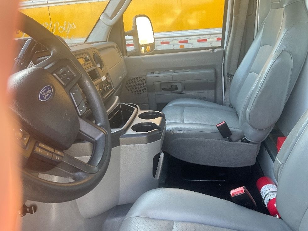 Light Duty Box Truck-Light and Medium Duty Trucks-Ford-2022-E350-La Mirada-CA-89,666\n\t\tmiles-$ 33,500 - Image 19