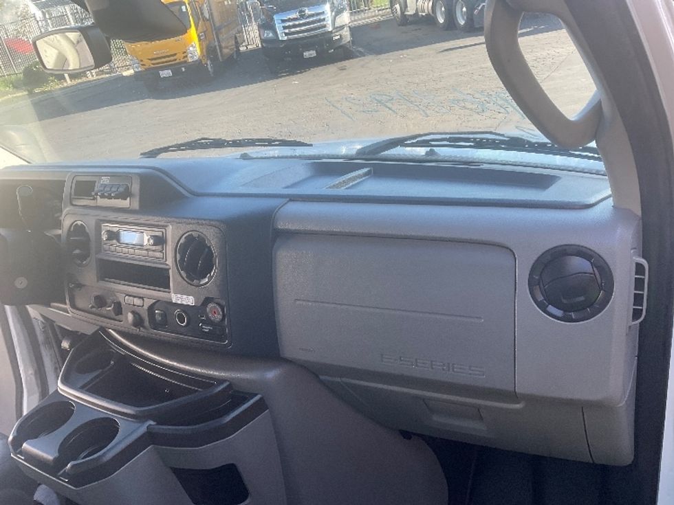 Light Duty Box Truck-Light and Medium Duty Trucks-Ford-2022-E350-La Mirada-CA-89,666\n\t\tmiles-$ 33,500 - Image 21