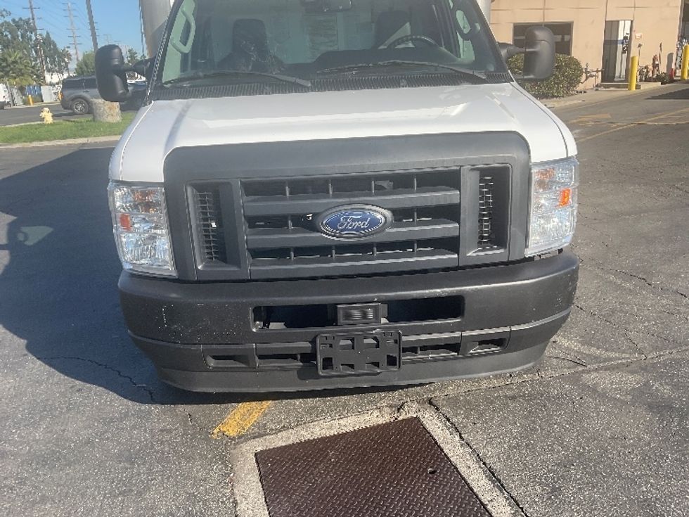 Light Duty Box Truck-Light and Medium Duty Trucks-Ford-2022-E350-La Mirada-CA-89,666\n\t\tmiles-$ 33,500 - Image 26