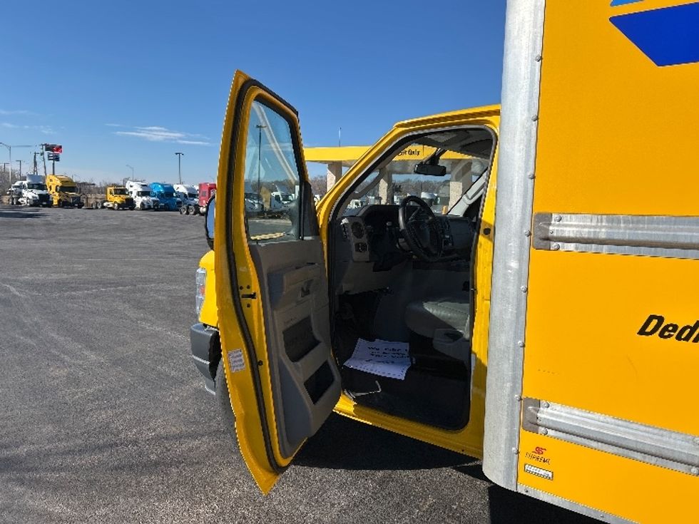 Light Duty Box Truck-Light and Medium Duty Trucks-Ford-2022-E350-La Porte-IN-112,962\n\t\tmiles-$ 24,750 - Image 13