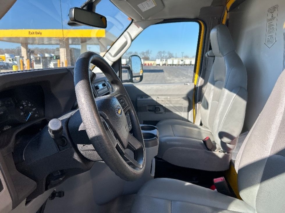 Light Duty Box Truck-Light and Medium Duty Trucks-Ford-2022-E350-La Porte-IN-112,962\n\t\tmiles-$ 24,750 - Image 14