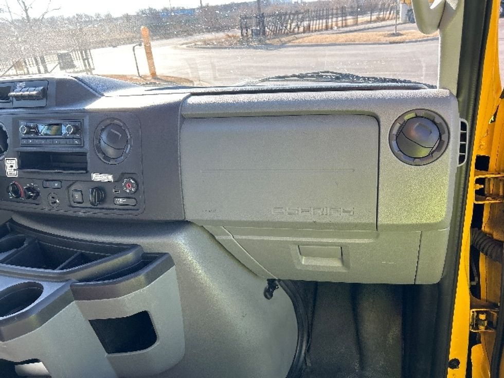 Light Duty Box Truck-Light and Medium Duty Trucks-Ford-2022-E350-La Porte-IN-112,962\n\t\tmiles-$ 24,750 - Image 18