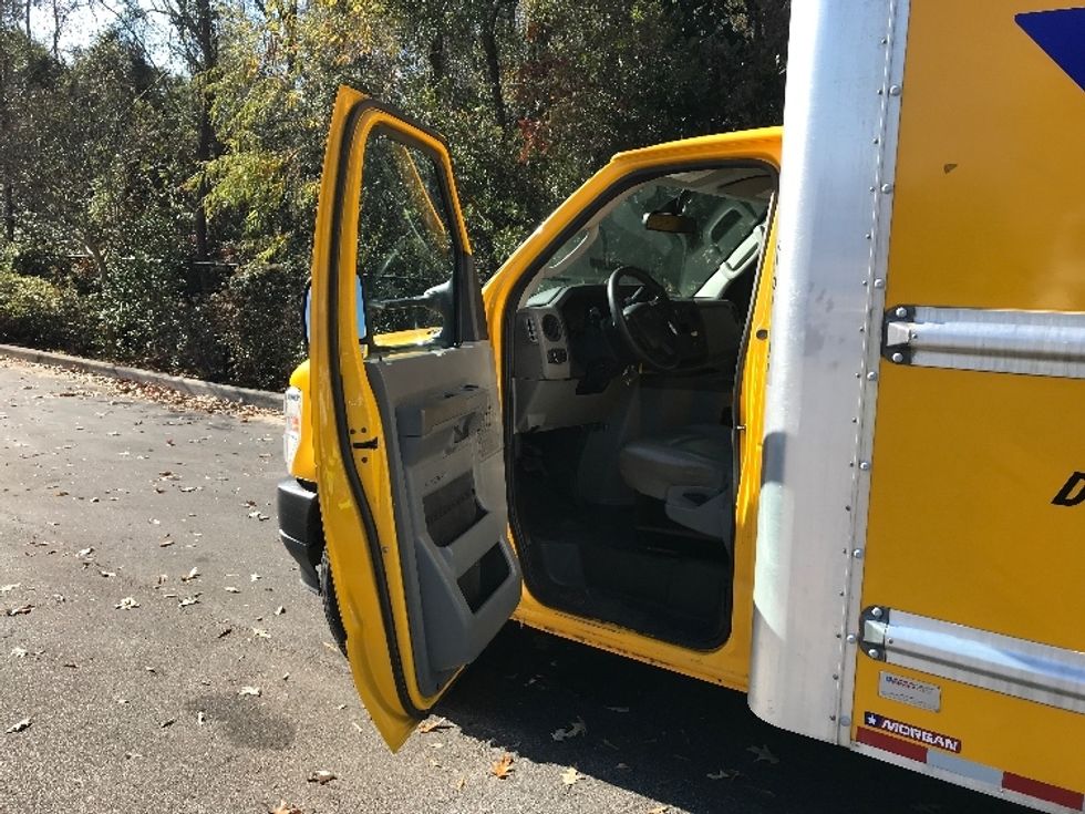 Light Duty Box Truck-Light and Medium Duty Trucks-Ford-2022-E350-Ladson-SC-106,287\n\t\tmiles-$ 28,500 - Image 16