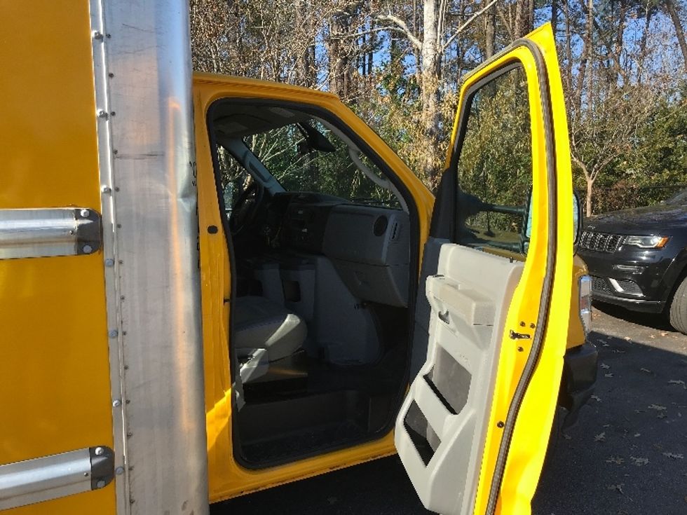 Light Duty Box Truck-Light and Medium Duty Trucks-Ford-2022-E350-Ladson-SC-106,287\n\t\tmiles-$ 28,500 - Image 20