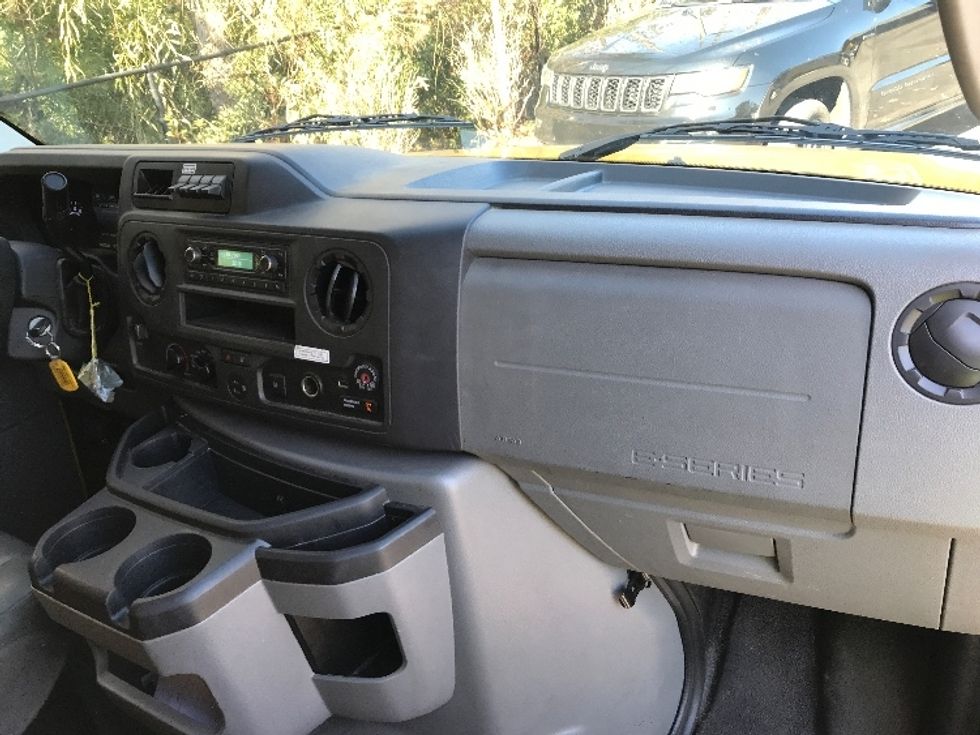 Light Duty Box Truck-Light and Medium Duty Trucks-Ford-2022-E350-Ladson-SC-106,287\n\t\tmiles-$ 28,500 - Image 21