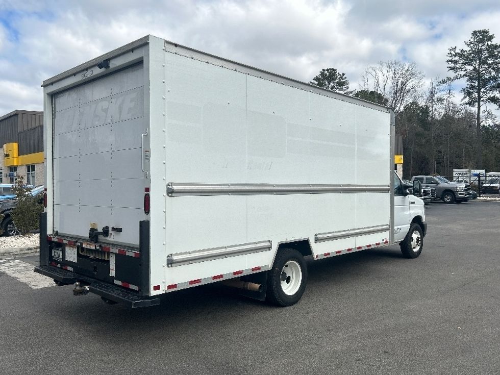 Light Duty Box Truck-Light and Medium Duty Trucks-Ford-2022-E350-Ladson-SC-115,183\n\t\tmiles-$ 30,250 - Image 12