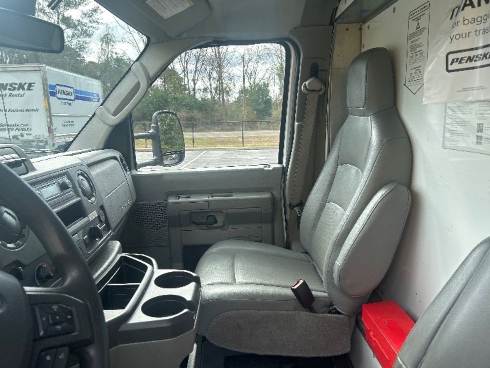 Light Duty Box Truck-Light and Medium Duty Trucks-Ford-2022-E350-Ladson-SC-115,183\n\t\tmiles-$ 30,250 - Image 18