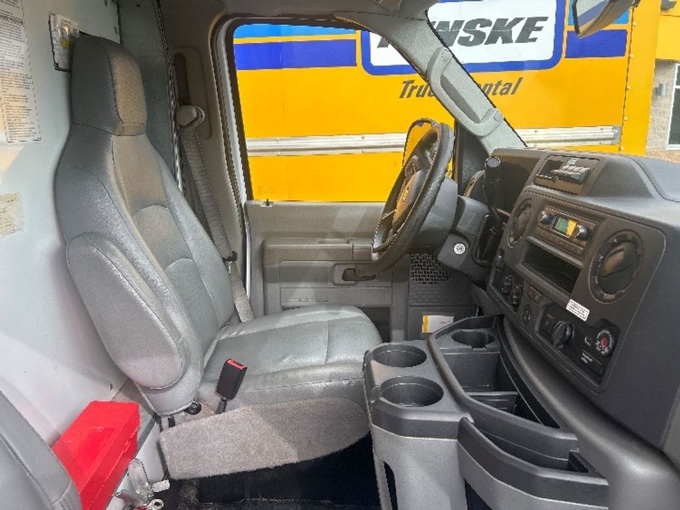 Light Duty Box Truck-Light and Medium Duty Trucks-Ford-2022-E350-Ladson-SC-115,183\n\t\tmiles-$ 30,250 - Image 21