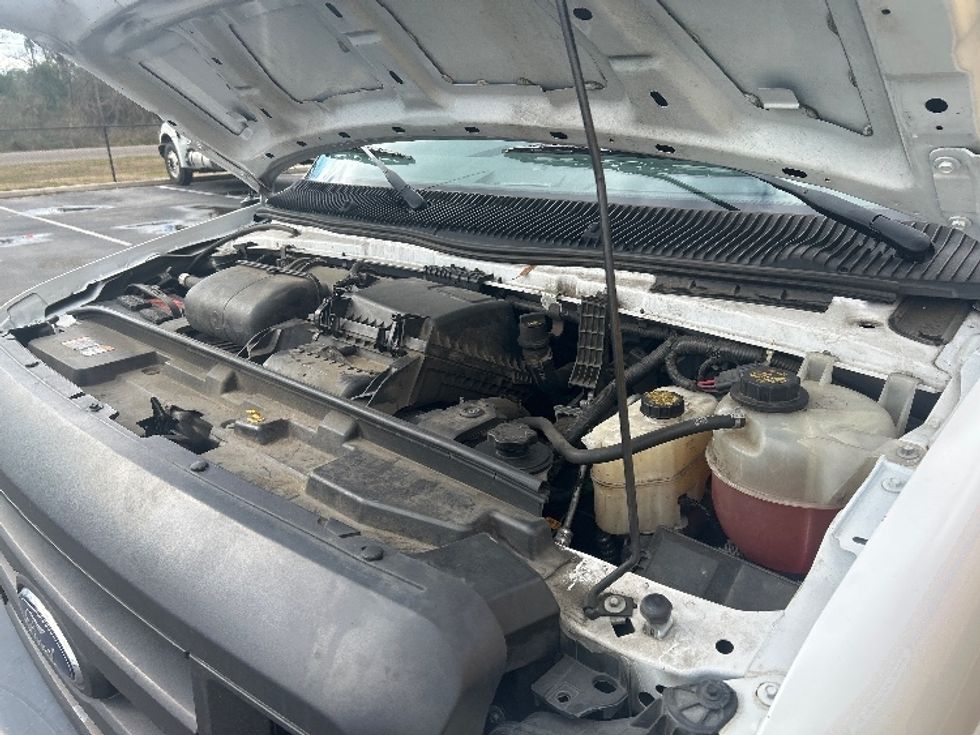 Light Duty Box Truck-Light and Medium Duty Trucks-Ford-2022-E350-Ladson-SC-115,183\n\t\tmiles-$ 30,250 - Image 23