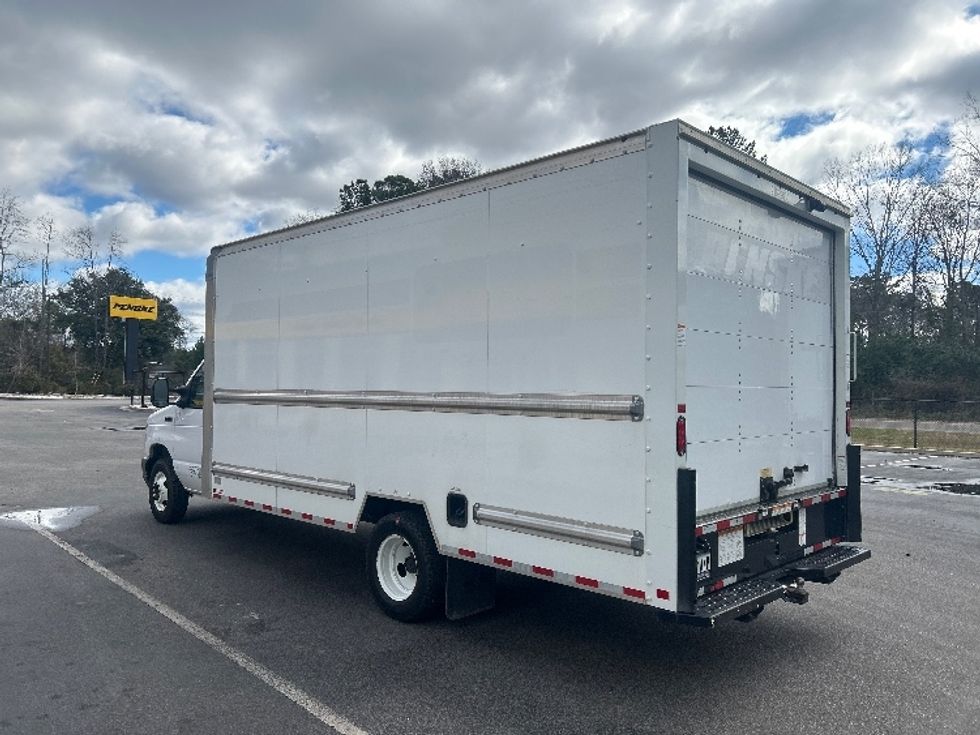 Light Duty Box Truck-Light and Medium Duty Trucks-Ford-2022-E350-Ladson-SC-115,183\n\t\tmiles-$ 30,250 - Image 6
