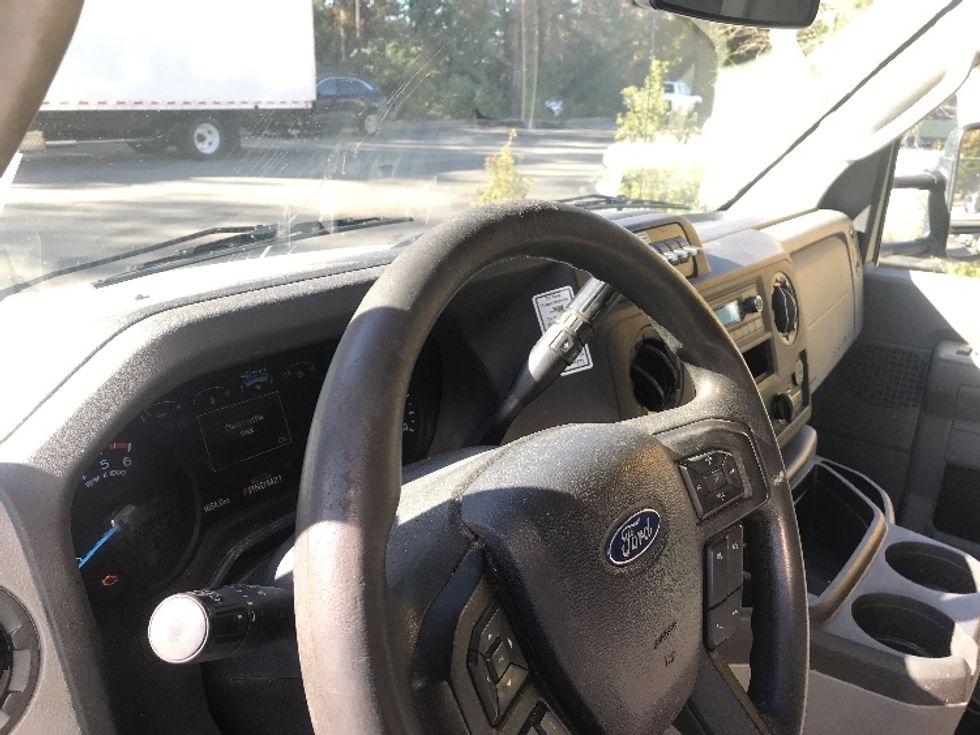 Light Duty Box Truck-Light and Medium Duty Trucks-Ford-2022-E350-Ladson-SC-133,702\n\t\tmiles-$ 27,250 - Image 16