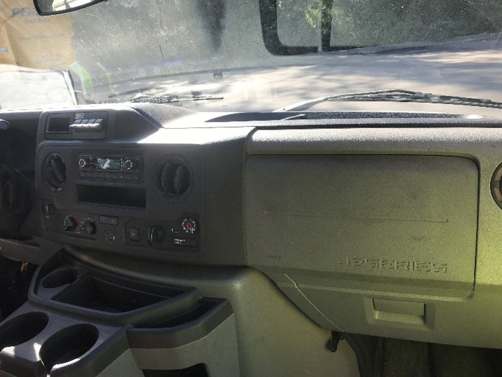 Light Duty Box Truck-Light and Medium Duty Trucks-Ford-2022-E350-Ladson-SC-133,702\n\t\tmiles-$ 27,250 - Image 20