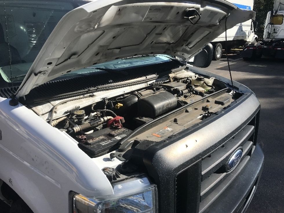 Light Duty Box Truck-Light and Medium Duty Trucks-Ford-2022-E350-Ladson-SC-133,702\n\t\tmiles-$ 27,250 - Image 22