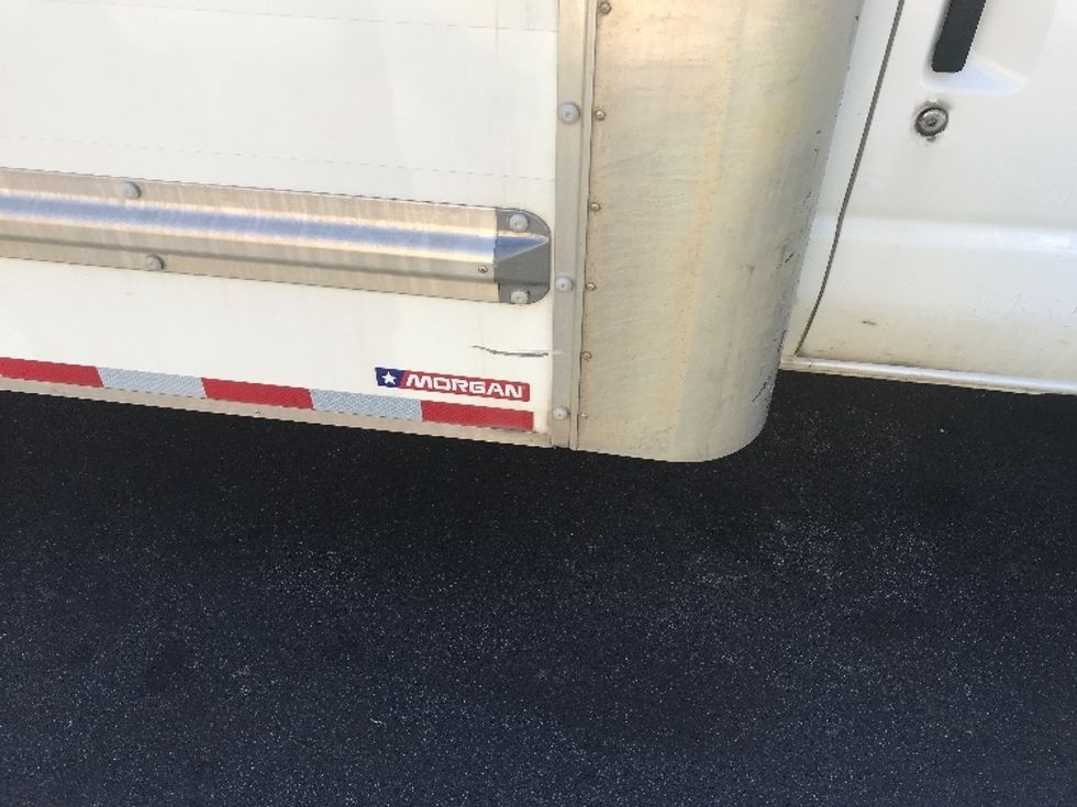 Light Duty Box Truck-Light and Medium Duty Trucks-Ford-2022-E350-Ladson-SC-133,702\n\t\tmiles-$ 27,250 - Image 25