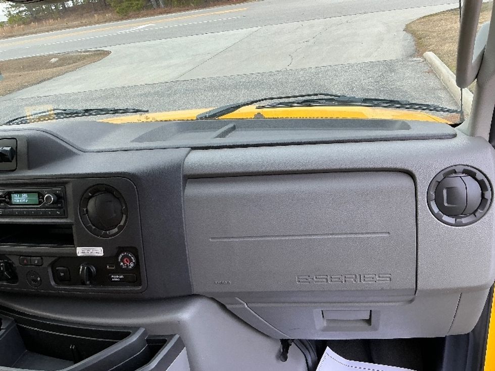 Light Duty Box Truck-Light and Medium Duty Trucks-Ford-2022-E350-Ladson-SC-90,269\n\t\tmiles-$ 32,000 - Image 21