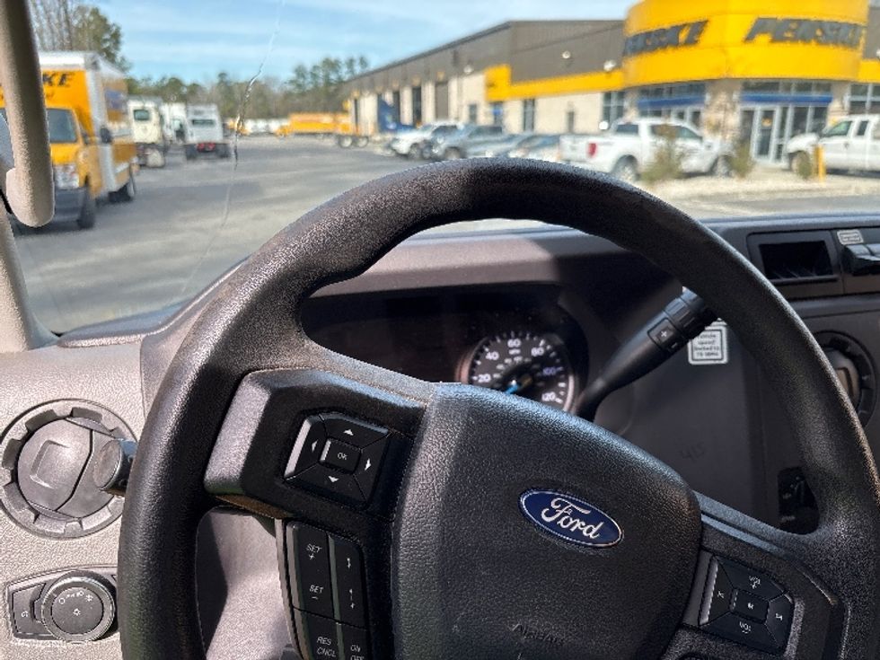 Light Duty Box Truck-Light and Medium Duty Trucks-Ford-2022-E350-Ladson-SC-91,068\n\t\tmiles-$ 30,750 - Image 16