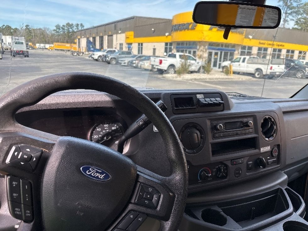 Light Duty Box Truck-Light and Medium Duty Trucks-Ford-2022-E350-Ladson-SC-91,068\n\t\tmiles-$ 30,750 - Image 17