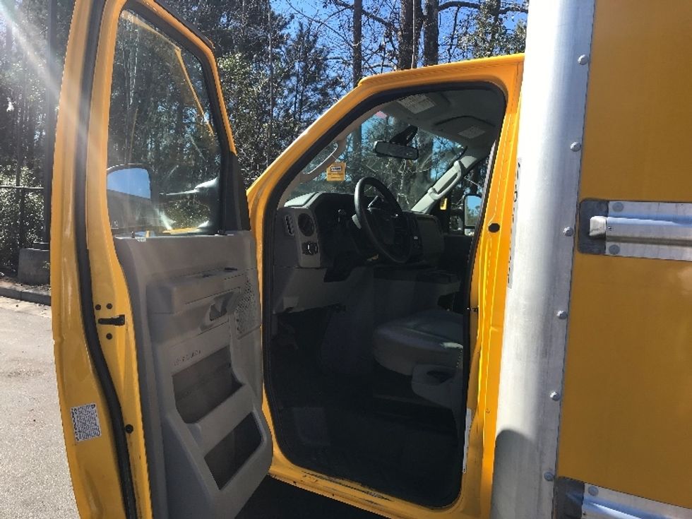 Light Duty Box Truck-Light and Medium Duty Trucks-Ford-2022-E350-Ladson-SC-92,232\n\t\tmiles-$ 30,750 - Image 16