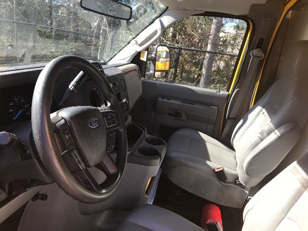 Light Duty Box Truck-Light and Medium Duty Trucks-Ford-2022-E350-Ladson-SC-92,232\n\t\tmiles-$ 30,750 - Image 17