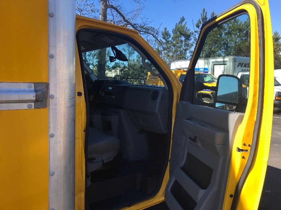 Light Duty Box Truck-Light and Medium Duty Trucks-Ford-2022-E350-Ladson-SC-92,232\n\t\tmiles-$ 30,750 - Image 20