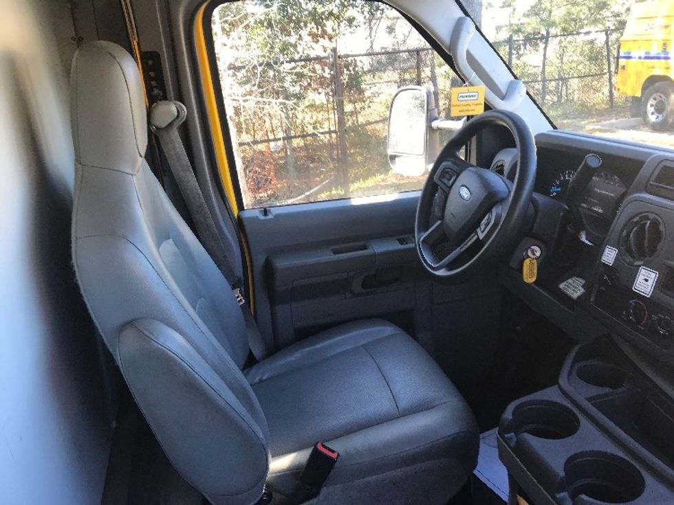 Light Duty Box Truck-Light and Medium Duty Trucks-Ford-2022-E350-Ladson-SC-92,232\n\t\tmiles-$ 30,750 - Image 22