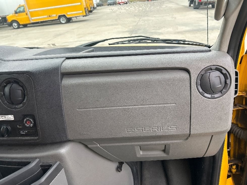 Light Duty Box Truck-Light and Medium Duty Trucks-Ford-2022-E350-Lafayette-LA-100,755\n\t\tmiles-$ 27,750 - Image 18