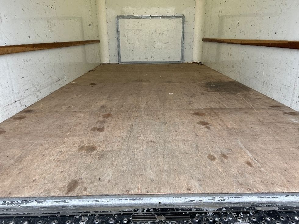 Light Duty Box Truck-Light and Medium Duty Trucks-Ford-2022-E350-Lafayette-LA-100,755\n\t\tmiles-$ 27,750 - Image 8