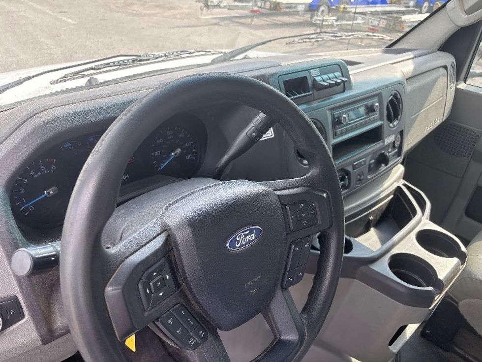 Light Duty Box Truck-Light and Medium Duty Trucks-Ford-2022-E350-Lafayette-LA-104,301\n\t\tmiles-$ 30,000 - Image 17