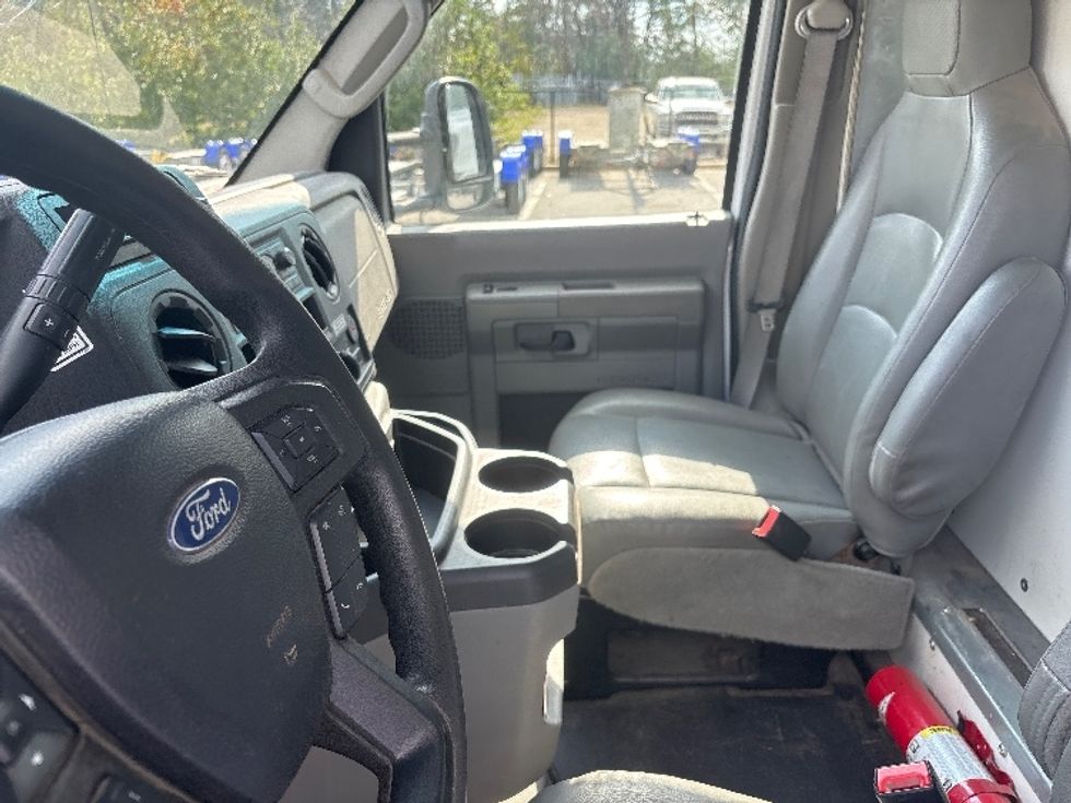 Light Duty Box Truck-Light and Medium Duty Trucks-Ford-2022-E350-Lafayette-LA-104,301\n\t\tmiles-$ 30,000 - Image 19
