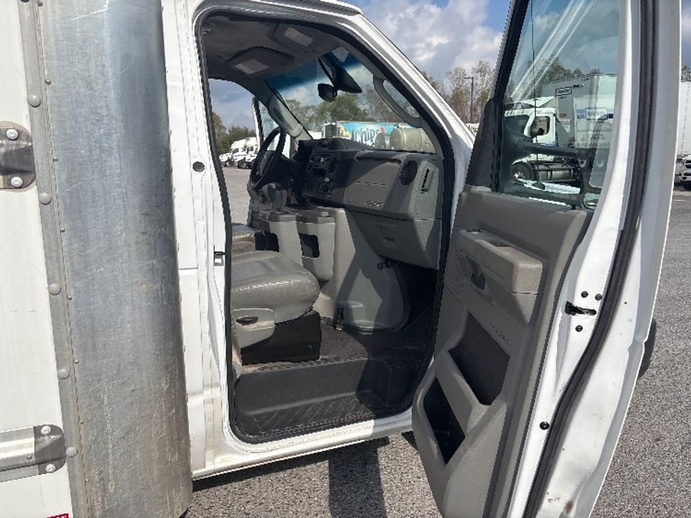 Light Duty Box Truck-Light and Medium Duty Trucks-Ford-2022-E350-Lafayette-LA-104,301\n\t\tmiles-$ 30,000 - Image 20