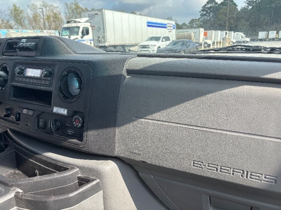 Light Duty Box Truck-Light and Medium Duty Trucks-Ford-2022-E350-Lafayette-LA-104,301\n\t\tmiles-$ 30,000 - Image 21