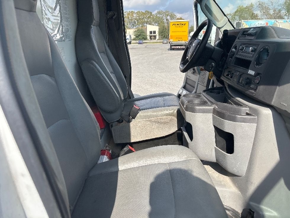 Light Duty Box Truck-Light and Medium Duty Trucks-Ford-2022-E350-Lafayette-LA-104,301\n\t\tmiles-$ 30,000 - Image 22
