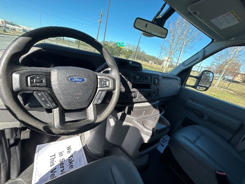 Light Duty Box Truck-Light and Medium Duty Trucks-Ford-2022-E350-Lafayette-LA-96,024\n\t\tmiles-$ 31,250 - Image 14