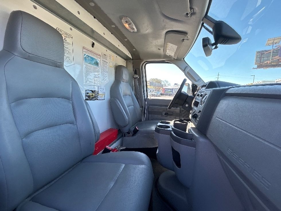 Light Duty Box Truck-Light and Medium Duty Trucks-Ford-2022-E350-Lafayette-LA-96,024\n\t\tmiles-$ 31,250 - Image 18