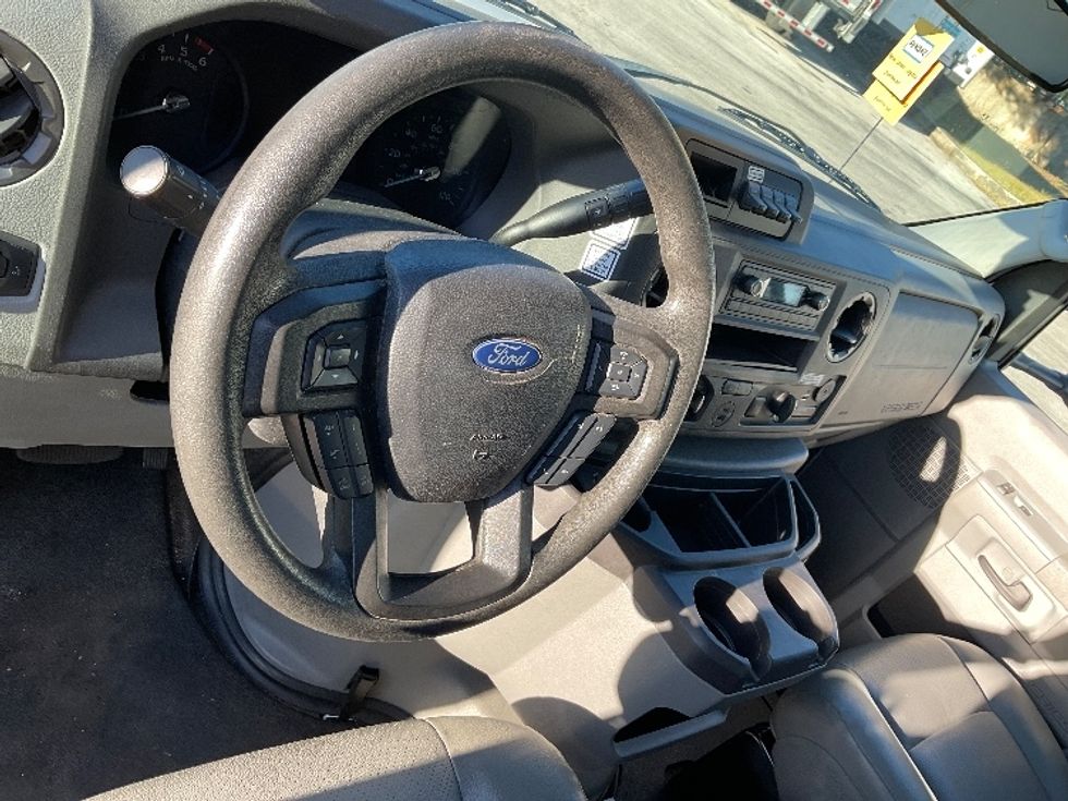 Light Duty Box Truck-Light and Medium Duty Trucks-Ford-2022-E350-Lakeland-FL-56,504\n\t\tmiles-$ 43,500 - Image 18