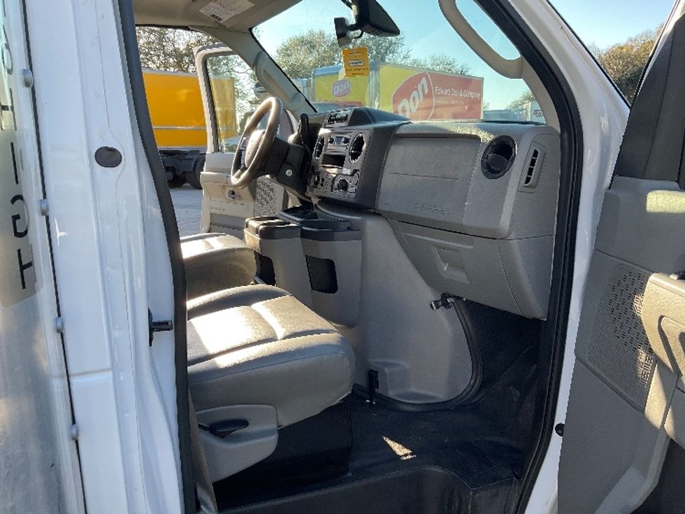 Light Duty Box Truck-Light and Medium Duty Trucks-Ford-2022-E350-Lakeland-FL-56,504\n\t\tmiles-$ 43,500 - Image 19