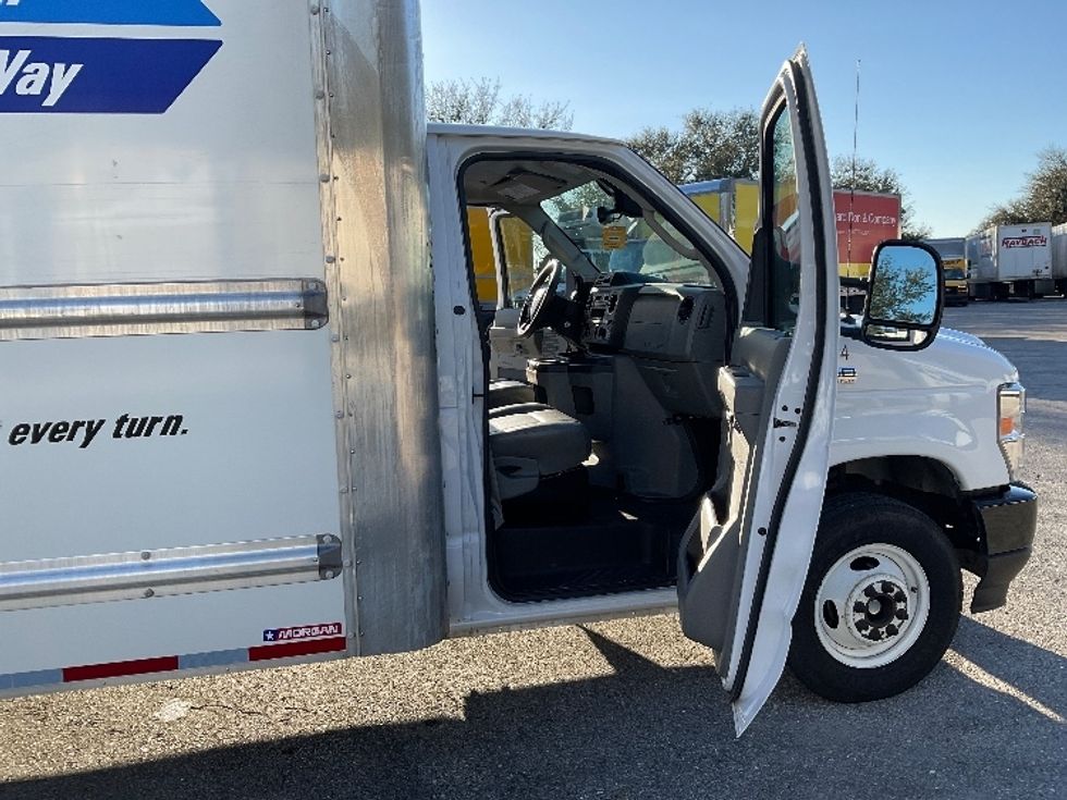 Light Duty Box Truck-Light and Medium Duty Trucks-Ford-2022-E350-Lakeland-FL-56,504\n\t\tmiles-$ 43,500 - Image 20