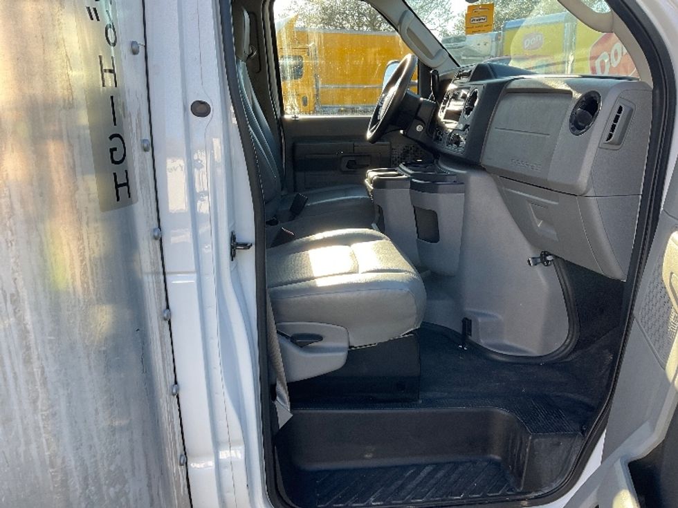 Light Duty Box Truck-Light and Medium Duty Trucks-Ford-2022-E350-Lakeland-FL-56,504\n\t\tmiles-$ 43,500 - Image 22