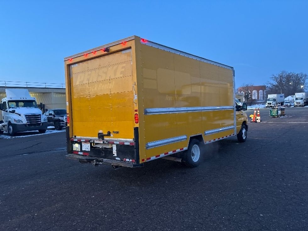 Light Duty Box Truck-Light and Medium Duty Trucks-Ford-2022-E350-Lansing-MI-101,372\n\t\tmiles-$ 27,500 - Image 13