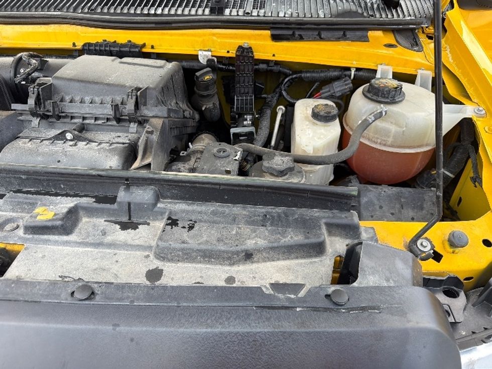 Light Duty Box Truck-Light and Medium Duty Trucks-Ford-2022-E350-Lansing-MI-101,372\n\t\tmiles-$ 27,500 - Image 24