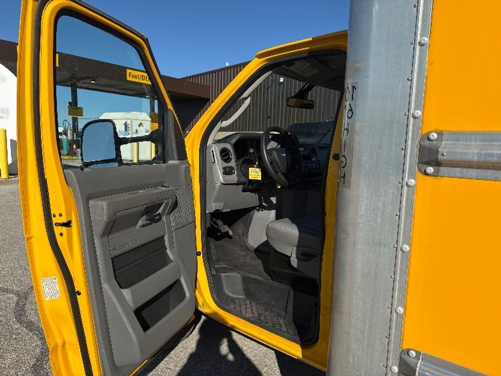 Light Duty Box Truck-Light and Medium Duty Trucks-Ford-2022-E350-Lansing-MI-74,642\n\t\tmiles-$ 34,500 - Image 16