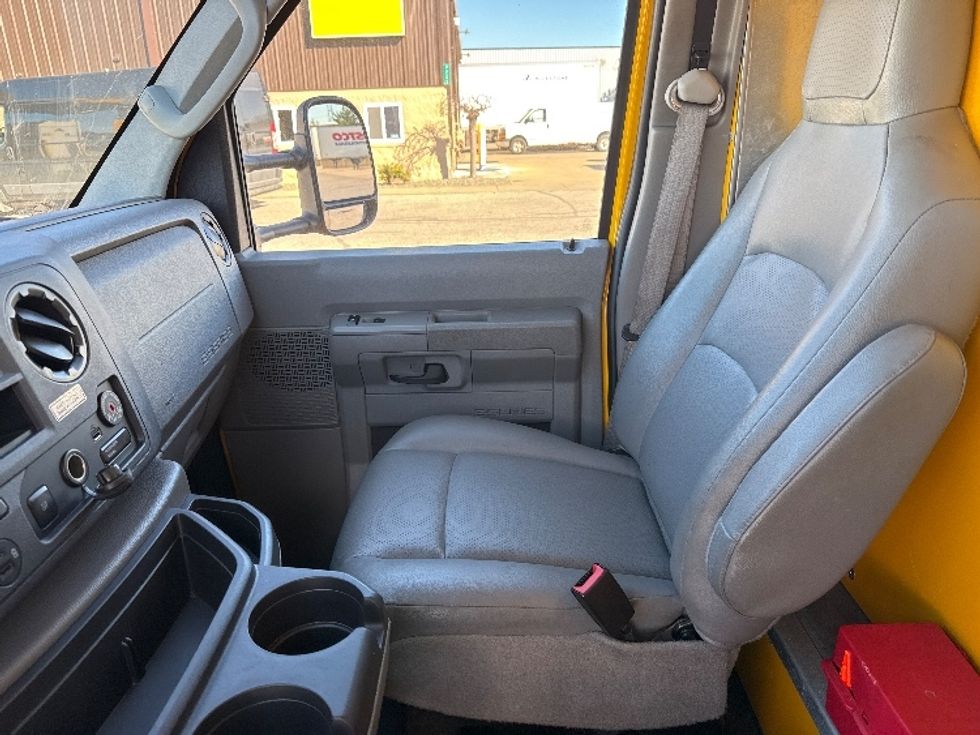 Light Duty Box Truck-Light and Medium Duty Trucks-Ford-2022-E350-Lansing-MI-74,642\n\t\tmiles-$ 34,500 - Image 19