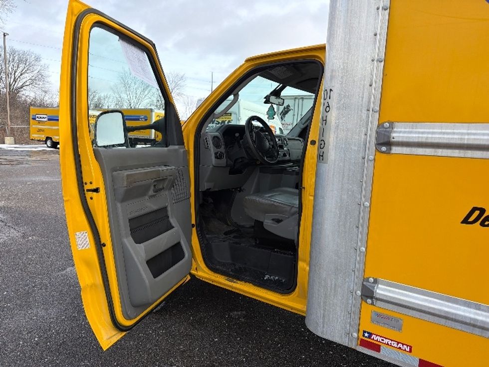 Light Duty Box Truck-Light and Medium Duty Trucks-Ford-2022-E350-Lansing-MI-92,765\n\t\tmiles-$ 28,500 - Image 16
